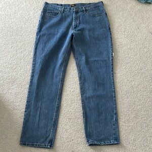 Men’s Lee relaxed fit jeans, size 38x32, NWOT